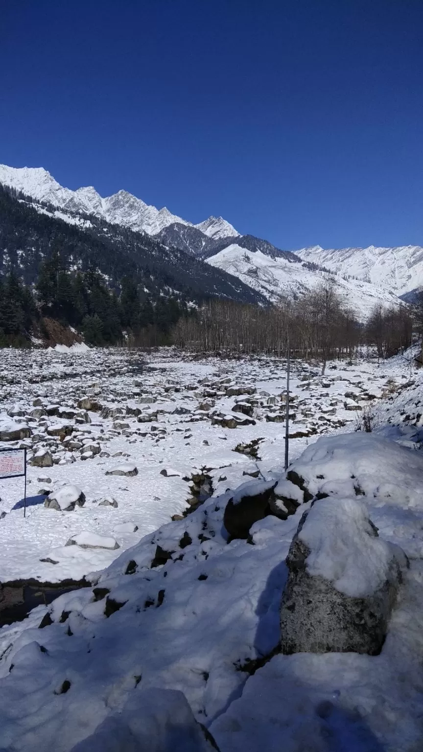 Photo of Mall Road, Manali, Himachal Pradesh by Prachi Shah