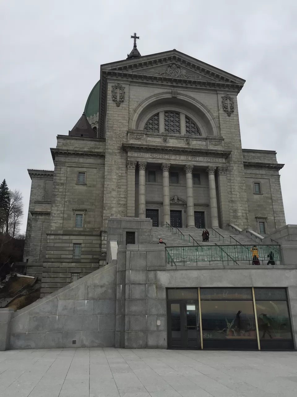Photo of Saint Joseph's Oratory of Mount Royal, Queen Mary Road, Montreal, QC, Canada by Prachi Shah
