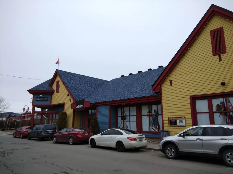 Photo of Mont Saint-Sauveur, Avenue Saint Denis, Saint-Sauveur, QC, Canada by Prachi Shah