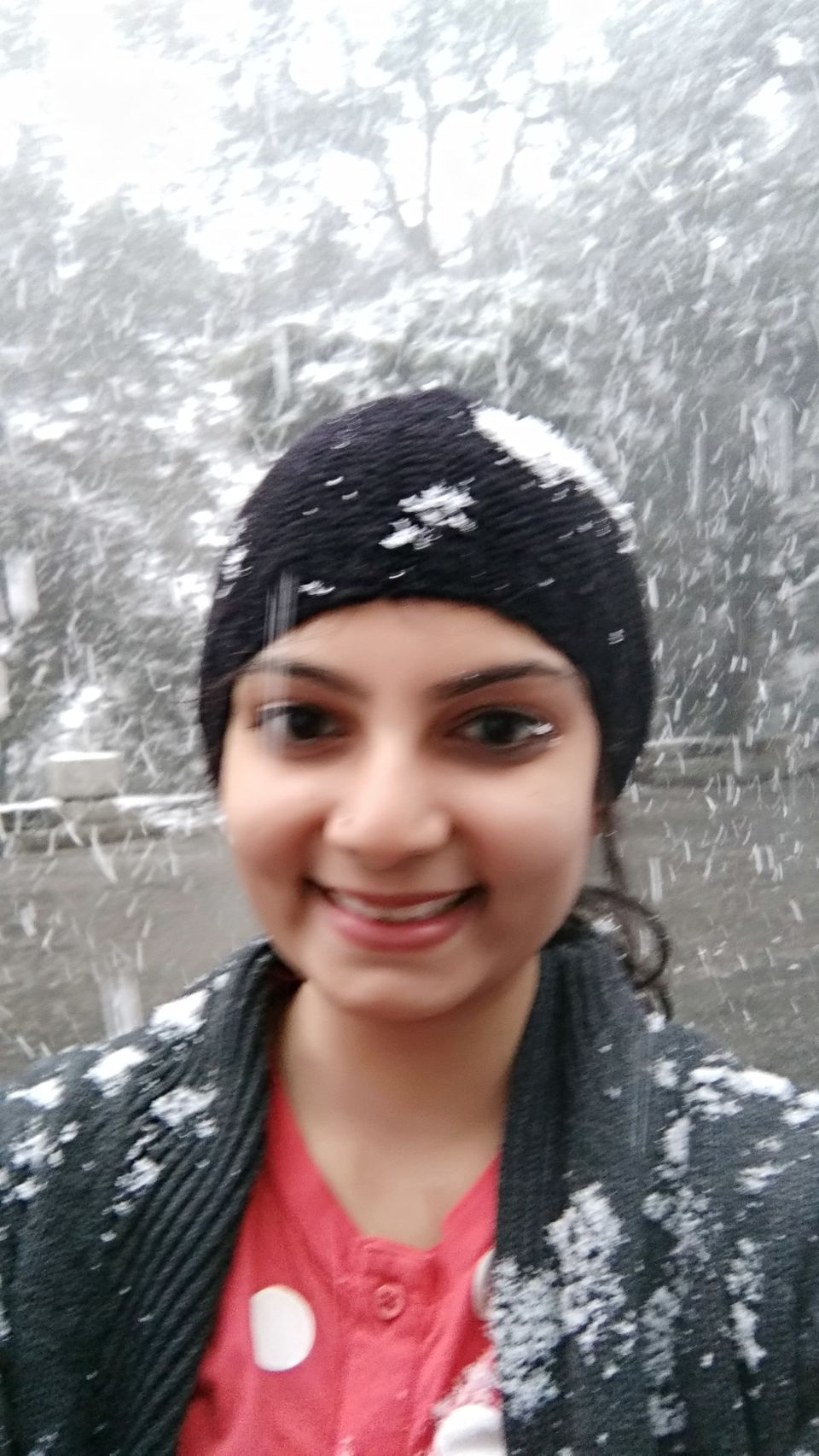 Photo of My first snowfall!! Watching magic unfold...#photosofsnow by Prachi Shah