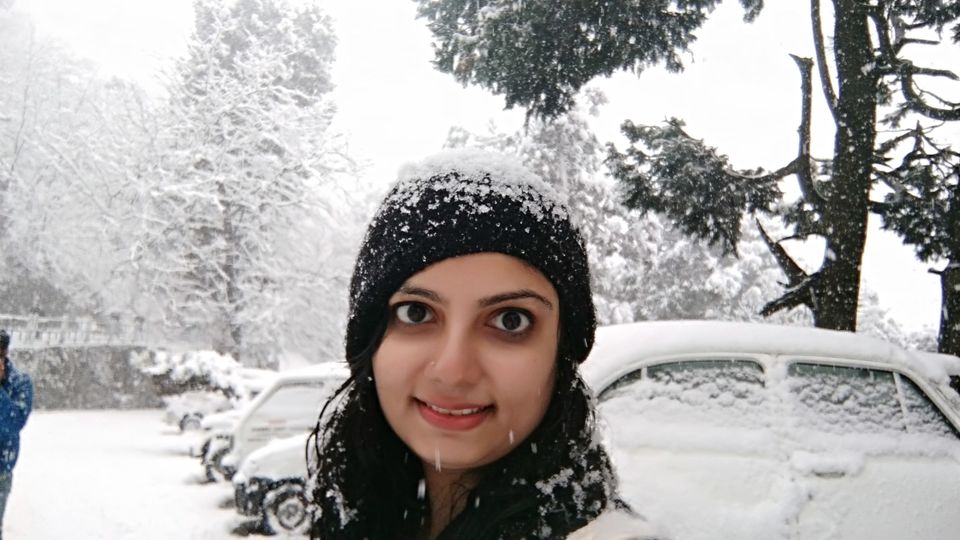 Photo of My first snowfall!! Watching magic unfold...#photosofsnow by Prachi Shah