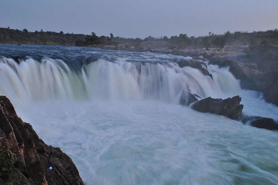 Photo of Explore the unusual phenomena of cliffs of Bhedaghat, Madhya Pradesh 3/7 by Jeetendra Ajmera