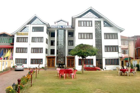 Photo of Planning a trip to Srinagar? Budget Places where you can stay under INR 2500 1/7 by Supriya Sahu
