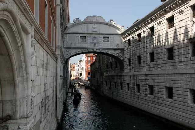 Photo of Ponte dei Sospiri, Piazza San Marco, Venice, Italy by Tommy May