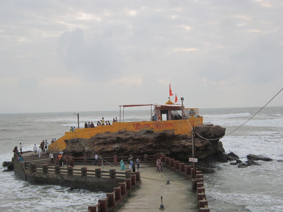 Photo of Discover the remnants of the lost city Dwarka by Scuba-diving  2/3 by Anila Kopparapu