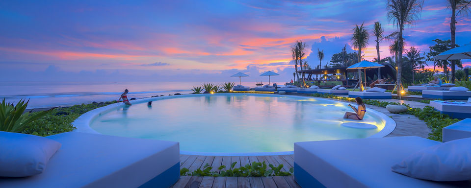 Photo of With Jaw-Dropping Infinity Pools, This Resort In Bali Is What Luxury Dreams Are Made Of! 1/13 by Palak Doshi