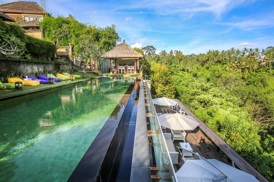 Photo of With Jaw-Dropping Infinity Pools, This Resort In Bali Is What Luxury Dreams Are Made Of! 4/13 by Palak Doshi