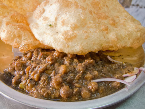 Photo of Daawat-E-Veg: 10 Street Food Places In Lucknow, You Cannot Miss! 3/10 by Palak Doshi