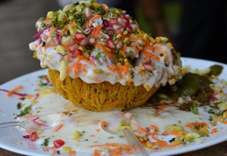 Photo of Daawat-E-Veg: 10 Street Food Places In Lucknow, You Cannot Miss! 4/10 by Palak Doshi