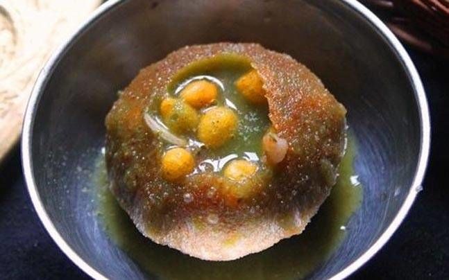 Photo of Daawat-E-Veg: 10 Street Food Places In Lucknow, You Cannot Miss! 5/10 by Palak Doshi