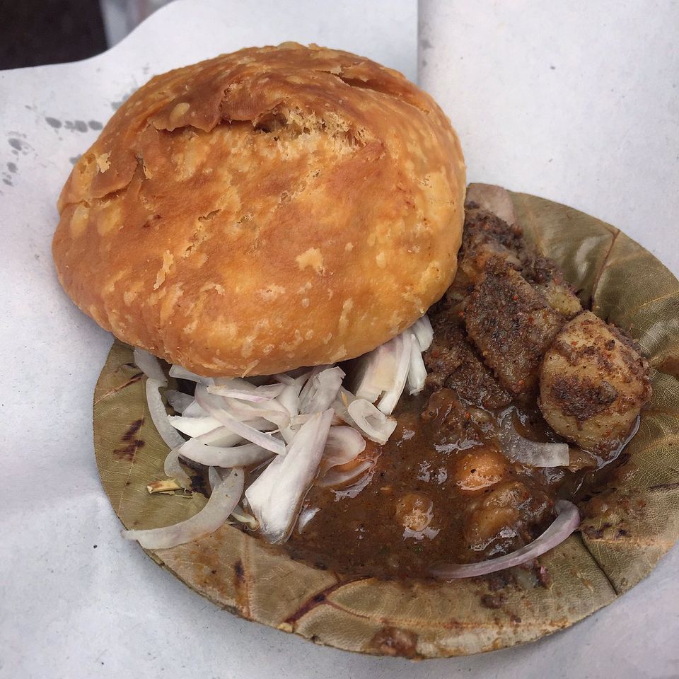 Photo of Daawat-E-Veg: 10 Street Food Places In Lucknow, You Cannot Miss! 6/10 by Palak Doshi