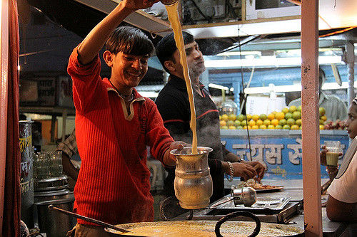 Photo of Daawat-E-Veg: 10 Street Food Places In Lucknow, You Cannot Miss! 9/10 by Palak Doshi