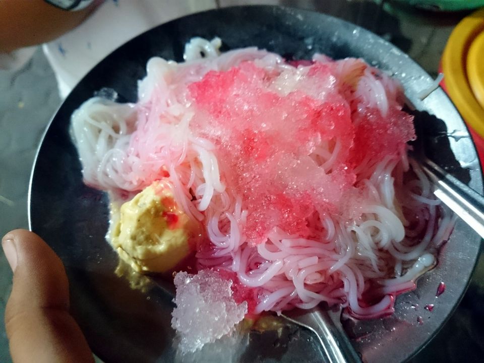 Photo of Daawat-E-Veg: 10 Street Food Places In Lucknow, You Cannot Miss! 8/10 by Palak Doshi