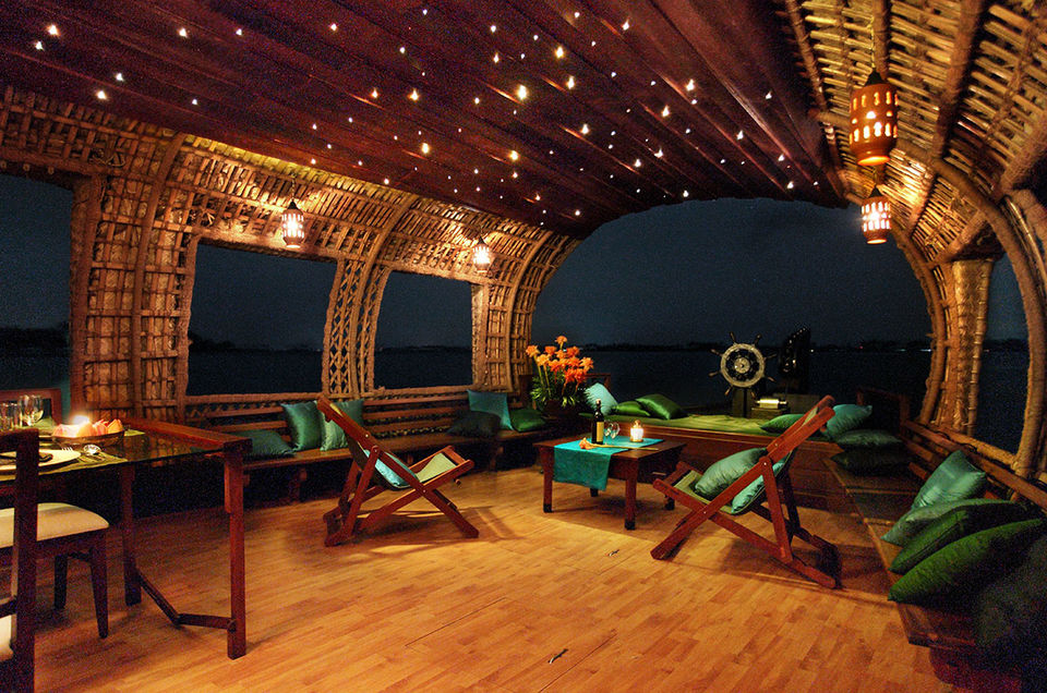 Photo of Staying In These Surreal Allepy House-Boats Can Outdo A Venetian Experience! 3/48 by Palak Doshi