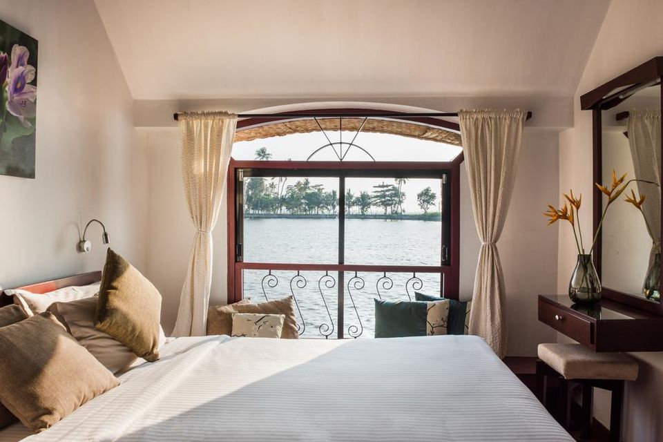 Photo of Staying In These Surreal Allepy House-Boats Can Outdo A Venetian Experience! 6/48 by Palak Doshi