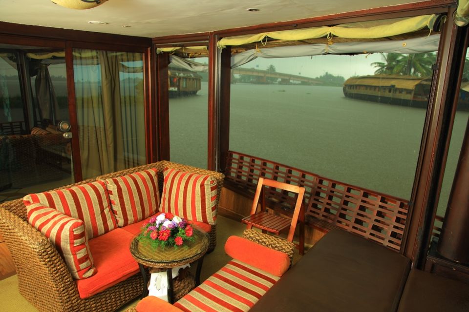 Photo of Staying In These Surreal Allepy House-Boats Can Outdo A Venetian Experience! 18/48 by Palak Doshi