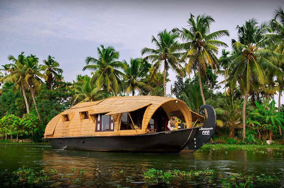 Photo of Staying In These Surreal Allepy House-Boats Can Outdo A Venetian Experience! 20/48 by Palak Doshi