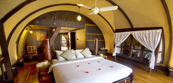 Photo of Staying In These Surreal Allepy House-Boats Can Outdo A Venetian Experience! 23/48 by Palak Doshi