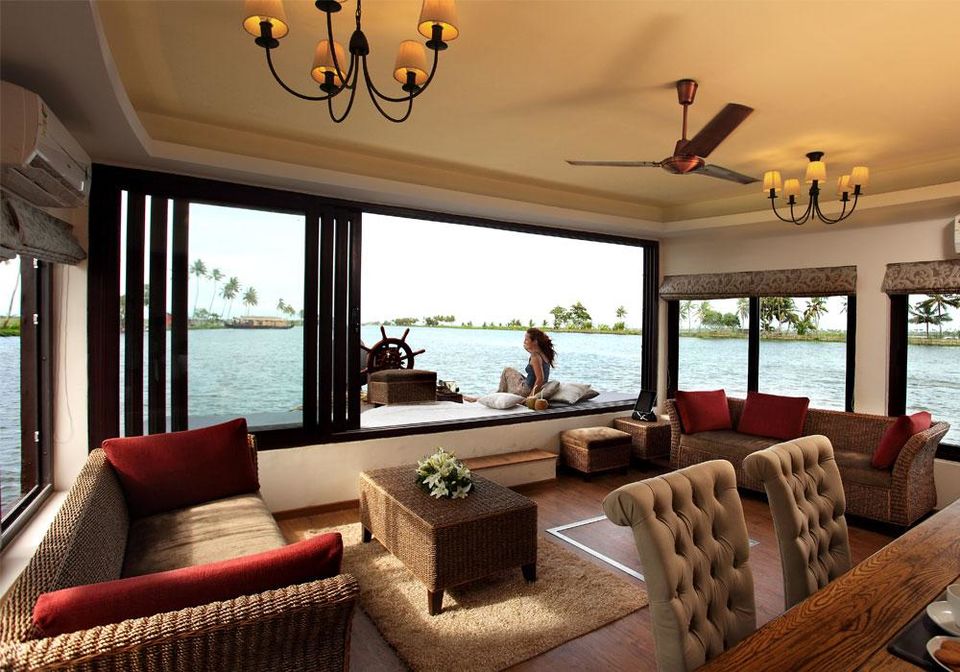 Photo of Staying In These Surreal Allepy House-Boats Can Outdo A Venetian Experience! 26/48 by Palak Doshi