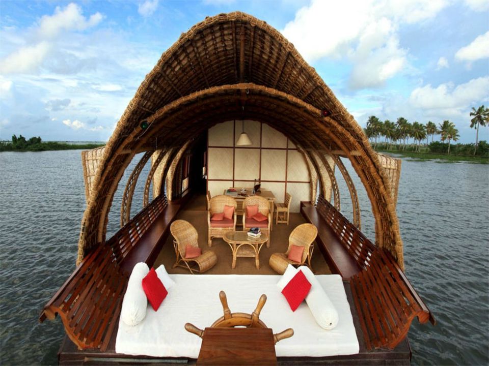 Photo of Staying In These Surreal Allepy House-Boats Can Outdo A Venetian Experience! 33/48 by Palak Doshi