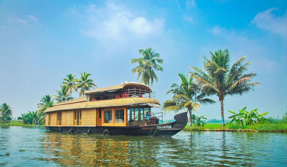 Photo of Staying In These Surreal Allepy House-Boats Can Outdo A Venetian Experience! 45/48 by Palak Doshi