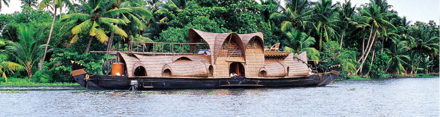 Photo of Staying In These Surreal Allepy House-Boats Can Outdo A Venetian Experience! 2/48 by Palak Doshi