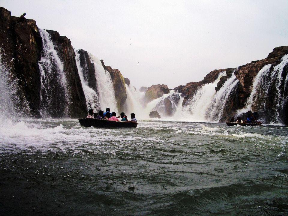Photo of 7 South-Indian Towns For An Authentic Basket Boat Ride With A View. by Palak Doshi