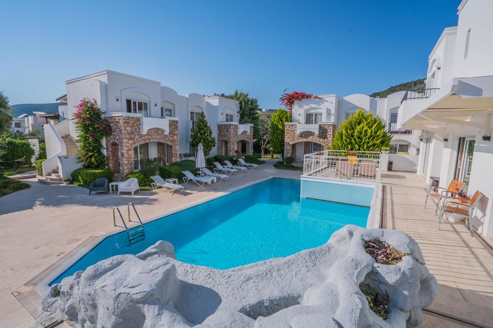 Photo of Umurça Mahallesi, Costa Sariyaz Hotel, Doktor Mümtaz Ataman Caddesi, Bodrum/Muğla Province, Turkey by Palak Doshi