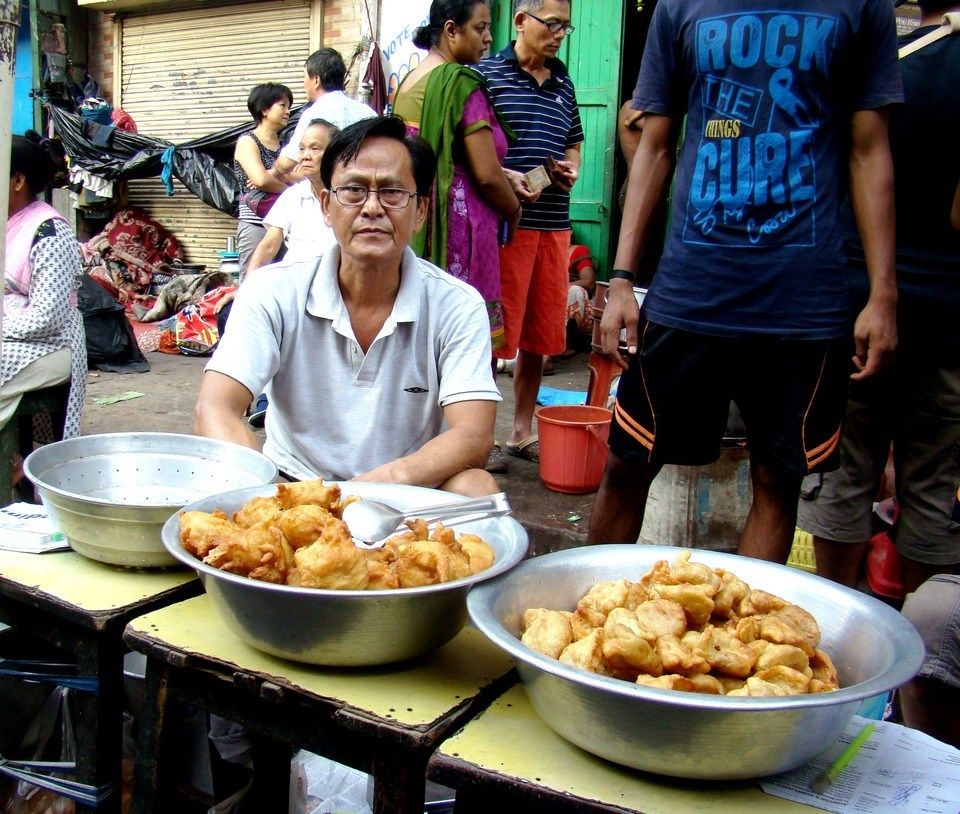 Photo of Under 100 INR And In One Day, You Can Try The Best Street Food Dishes In Kolkata. 5/16 by Palak Doshi