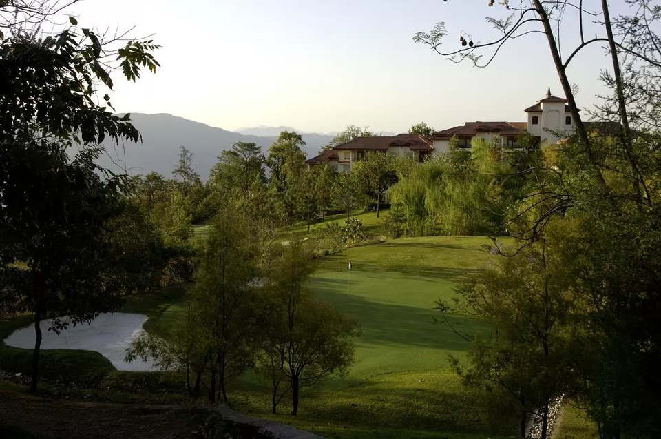 Photo of Spa-cation 101! 7 Wellness Resorts In The Himalayas That Guarantee A Soothing De-Stress. by Palak Doshi
