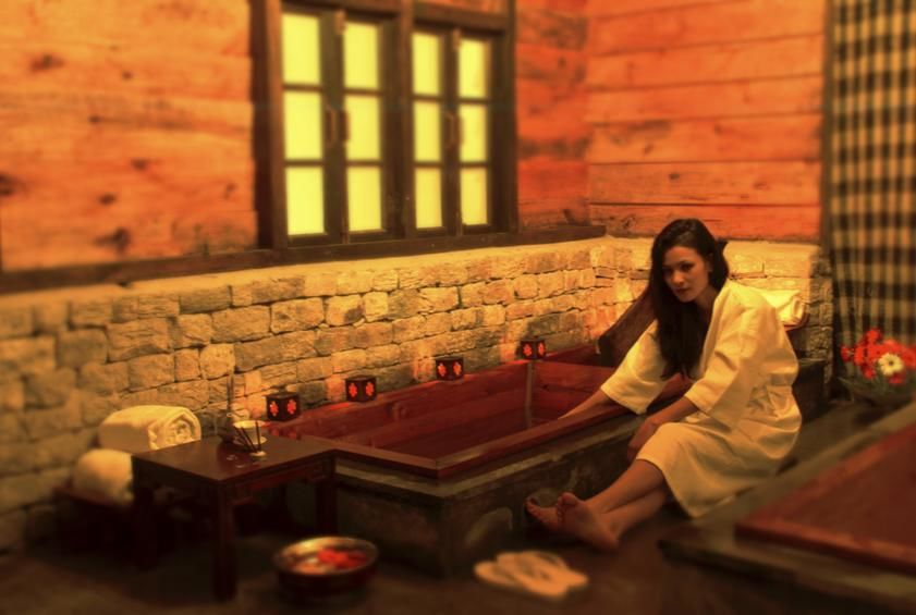 Photo of Spa-cation 101! 7 Wellness Resorts In The Himalayas That Guarantee A Soothing De-Stress. by Palak Doshi