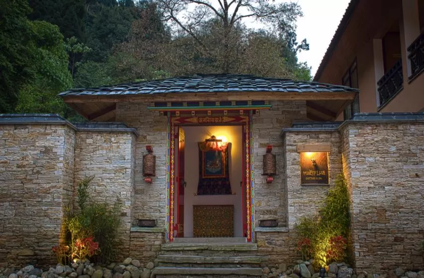Photo of Spa-cation 101! 7 Wellness Resorts In The Himalayas That Guarantee A Soothing De-Stress. by Palak Doshi