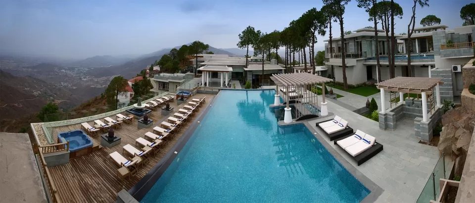 Photo of Spa-cation 101! 7 Wellness Resorts In The Himalayas That Guarantee A Soothing De-Stress. by Palak Doshi
