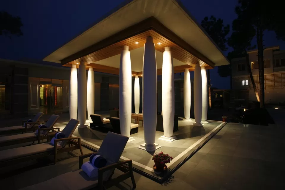Photo of Spa-cation 101! 7 Wellness Resorts In The Himalayas That Guarantee A Soothing De-Stress. by Palak Doshi
