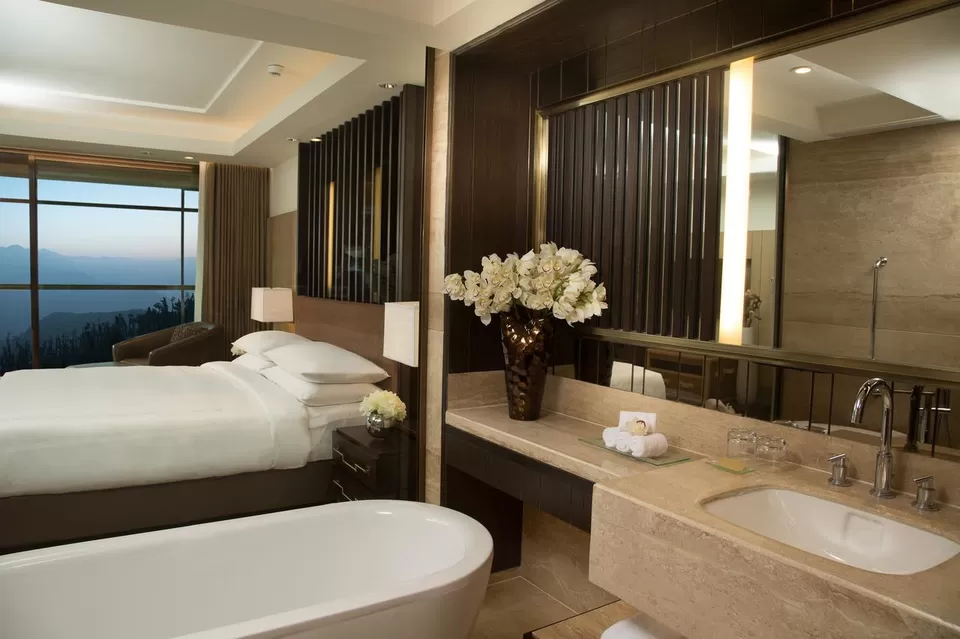 Photo of Spa-cation 101! 7 Wellness Resorts In The Himalayas That Guarantee A Soothing De-Stress. by Palak Doshi