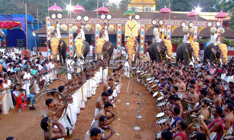 Photo of Vadakkunnathan Shiva Temple, Swaraj Round North, Kuruppam, Thekkinkadu Maidan, Thrissur, Kerala, India by Palak Doshi