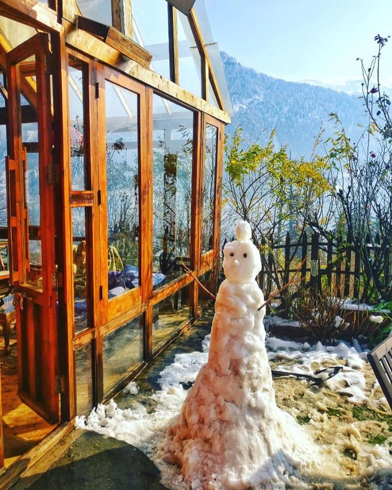 Photo of Get over Five-Stars, Dine Under a Million Stars in This House with a Glass Ceiling in Manali by Palak Doshi
