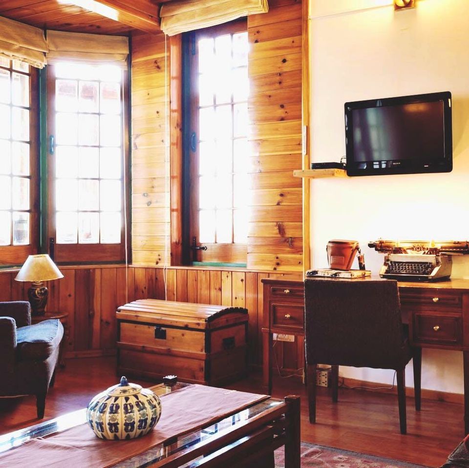 Photo of Get over Five-Stars, Dine Under a Million Stars in This House with a Glass Ceiling in Manali by Palak Doshi