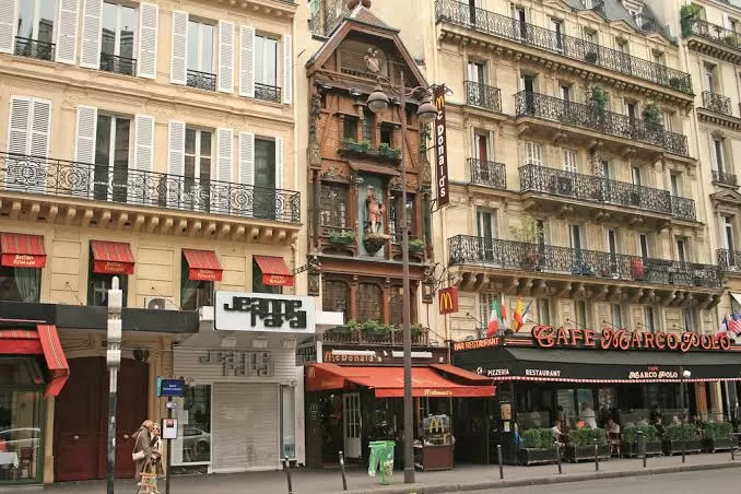 Photo of Paris, France by Palak Doshi