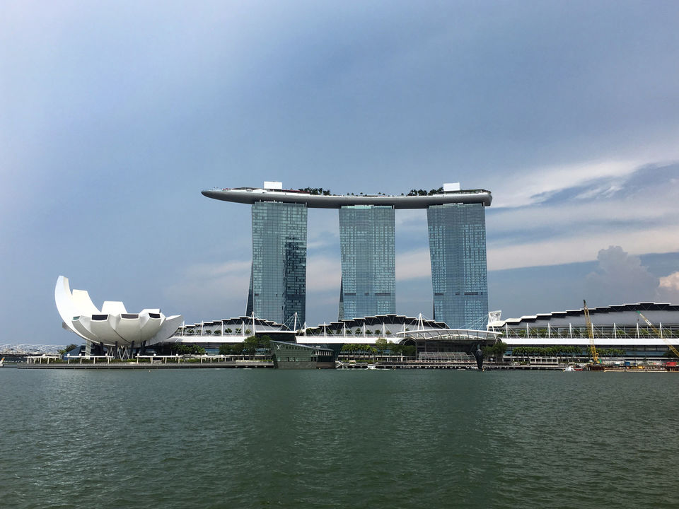 Photo of Singapore Overview 2/3 by Village to Voyage