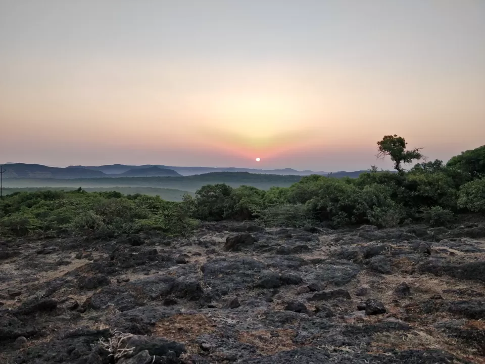 Photo of Wilson Point of Sunrise, Mahabaleshwar, Maharashtra, India by Komal Patel