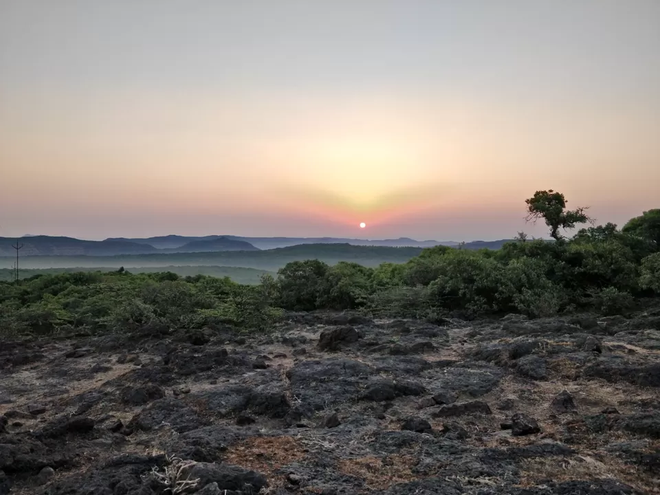 Photo of Wilson Point of Sunrise, Mahabaleshwar, Maharashtra, India by Komal Patel
