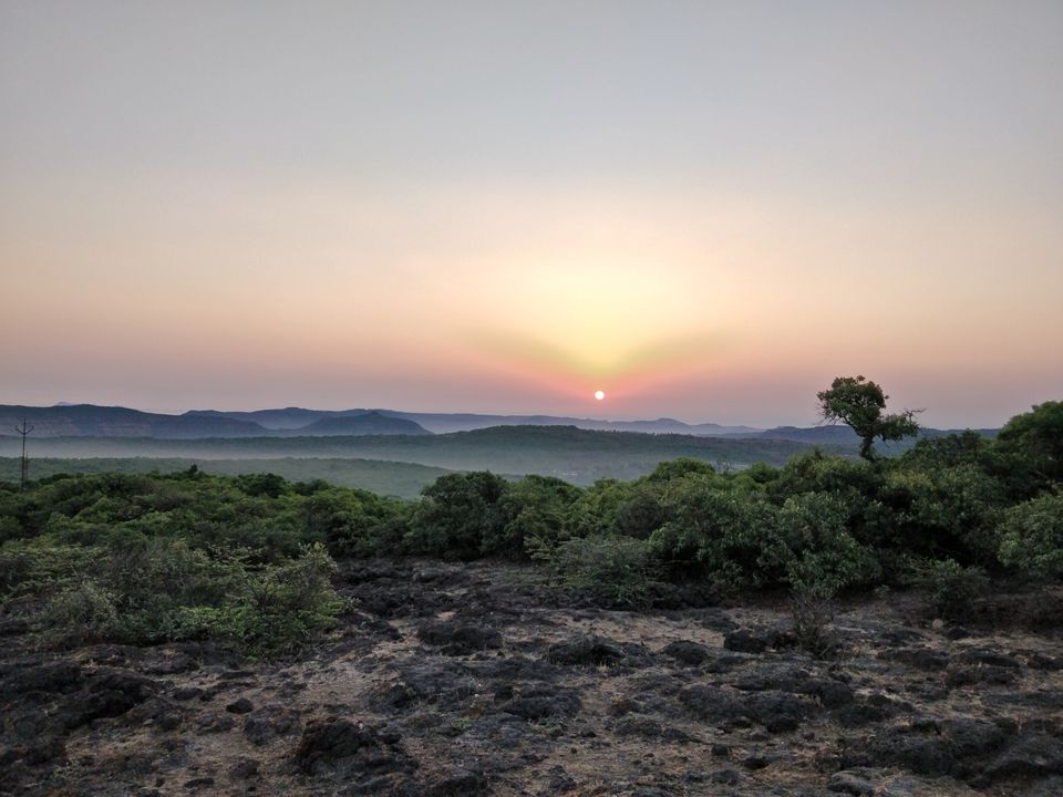 Photo of Wilson Point of Sunrise, Mahabaleshwar, Maharashtra, India by Komal Patel