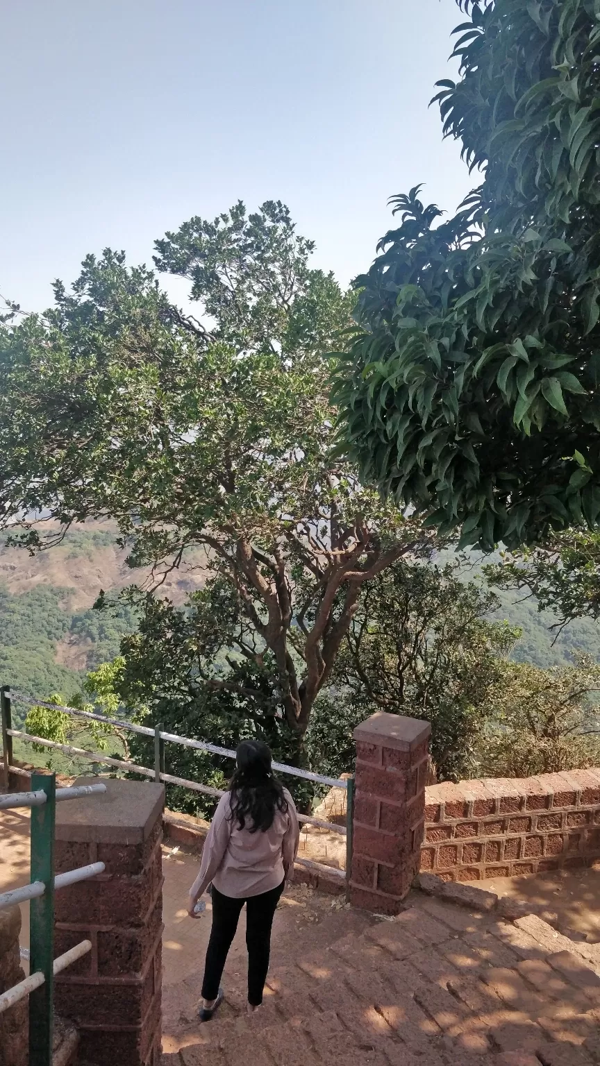 Photo of Wilson Point of Sunrise, Mahabaleshwar, Maharashtra, India by Komal Patel