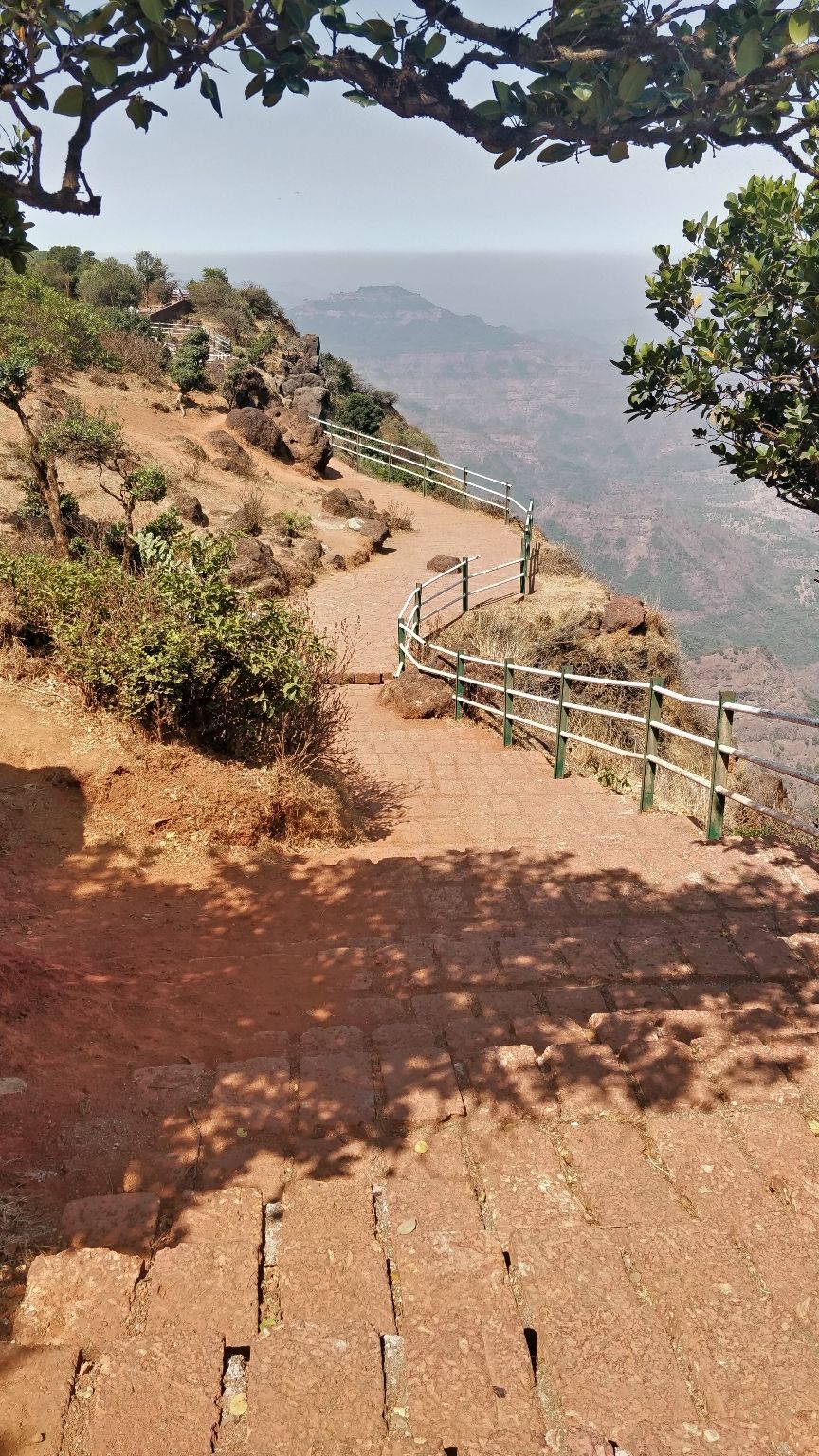 Photo of Wilson Point of Sunrise, Mahabaleshwar, Maharashtra, India by Komal Patel