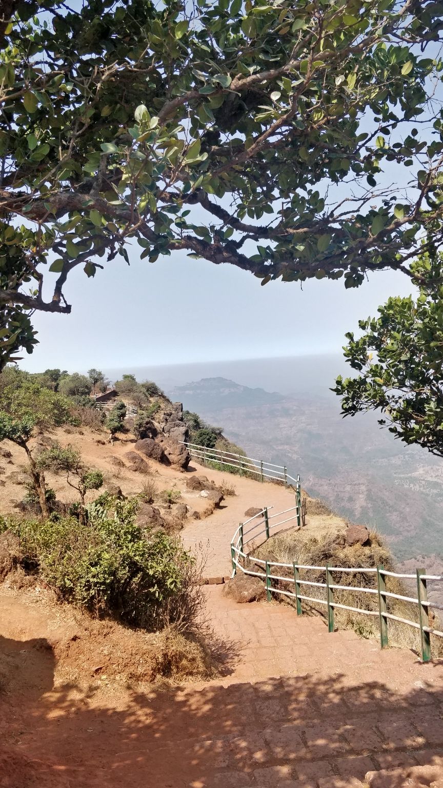 Photo of Wilson Point of Sunrise, Mahabaleshwar, Maharashtra, India by Komal Patel