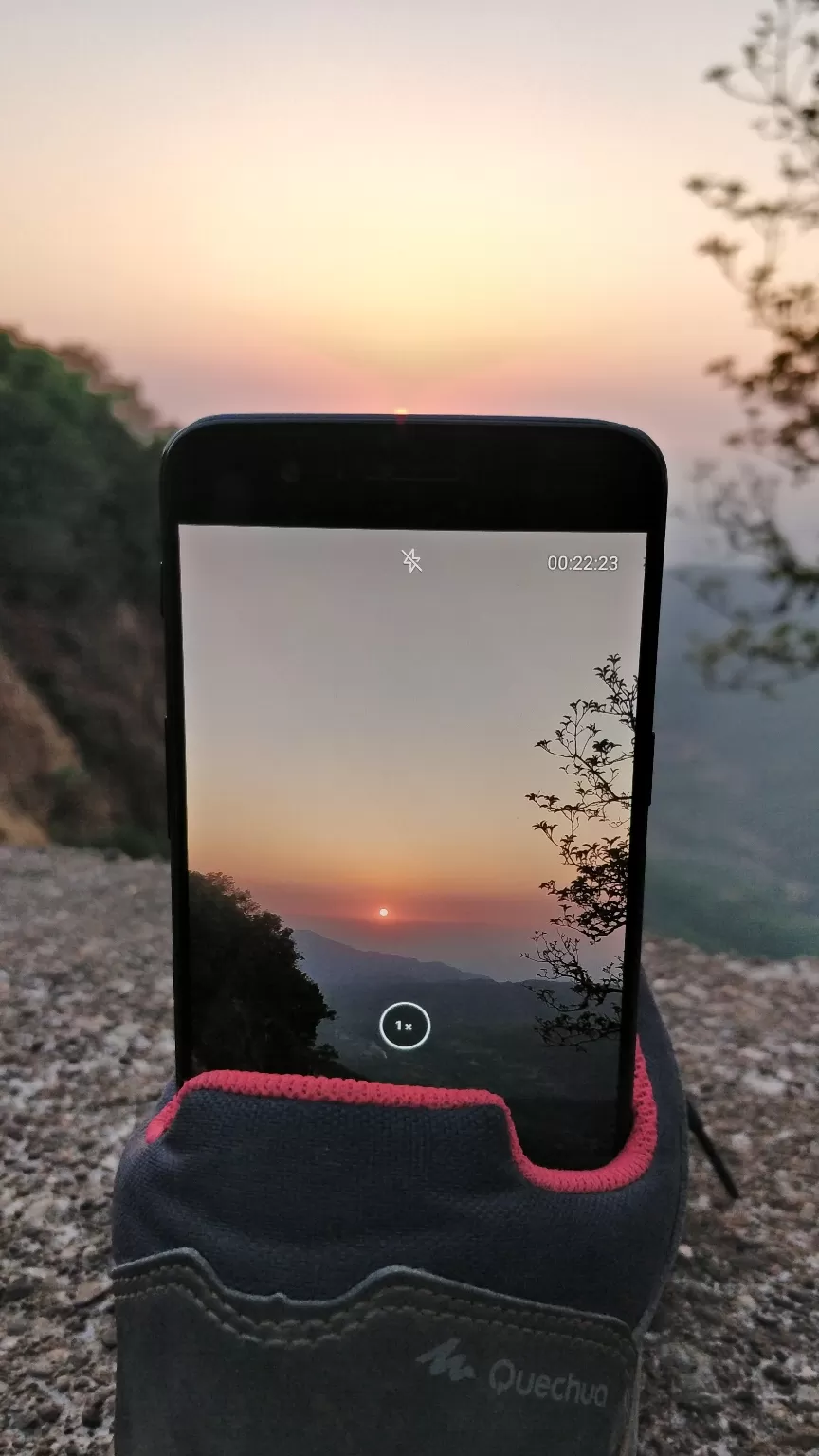 Photo of Wilson Point of Sunrise, Mahabaleshwar, Maharashtra, India by Komal Patel