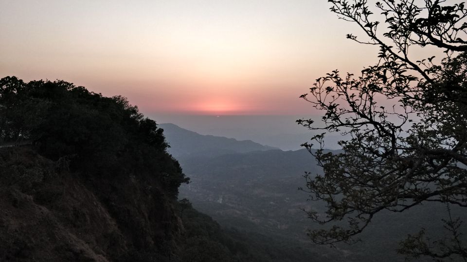 Photo of Wilson Point of Sunrise, Mahabaleshwar, Maharashtra, India by Komal Patel