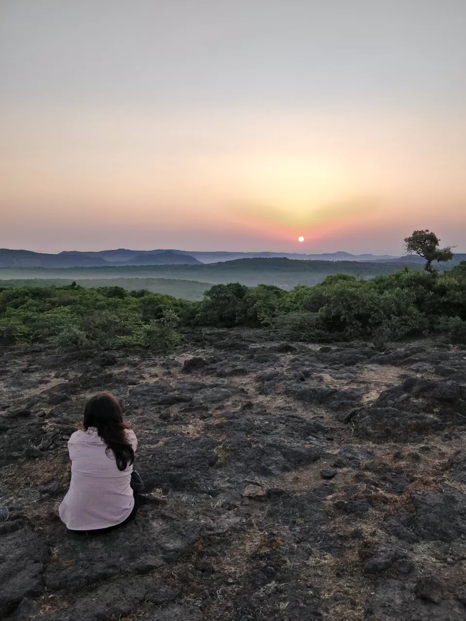 Photo of Wilson Point of Sunrise, Mahabaleshwar, Maharashtra, India by Komal Patel