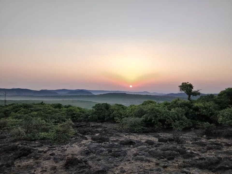 Photo of Wilson Point of Sunrise, Mahabaleshwar, Maharashtra, India by Komal Patel